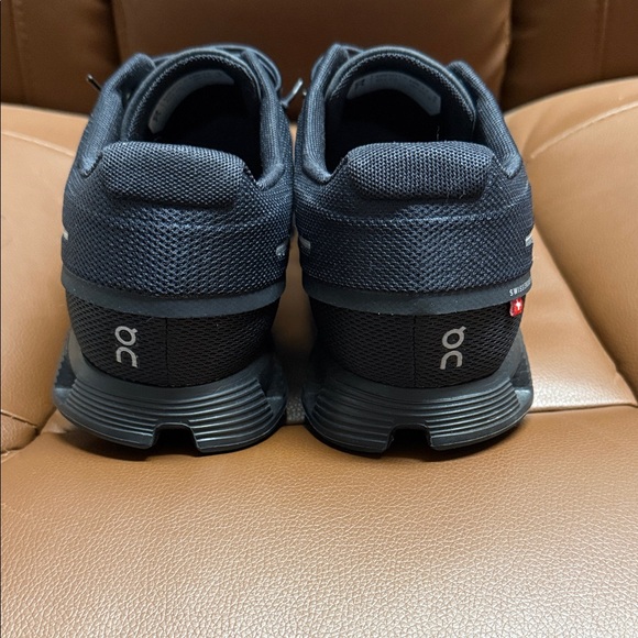 On Running Men's Cloud 6 Athletic Shoes - Picture 7 of 9